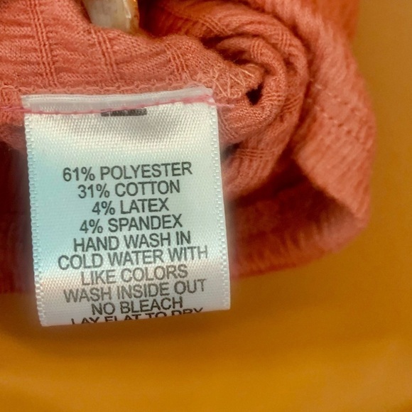 NWT Top XS Salmon Colored GibsonLook Waffled Crepe-like Fabric Asymmetrical Top - Picture 12 of 16